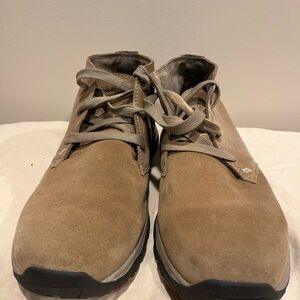 Eddie Bauer Men's 11.5 Tan Suede Chukka Boots